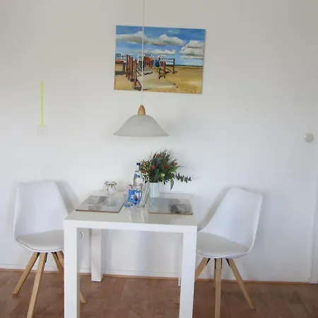 Luv-und-lee-apartment-18 *